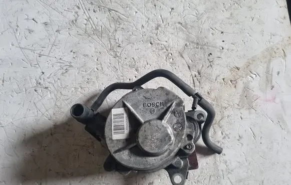 Opel Vivaro Vacuum pump 8200520476