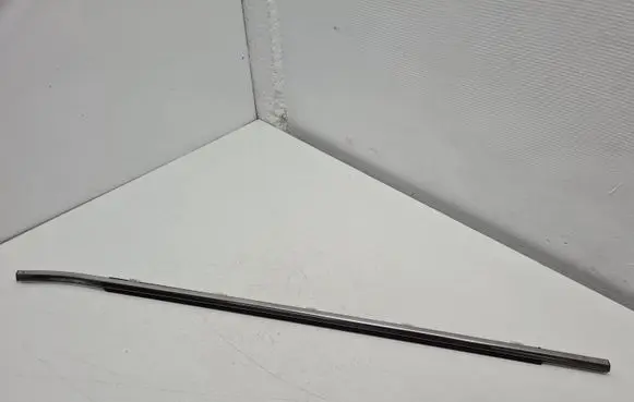 Hyundai Santa Fe Front door glass trim molding
