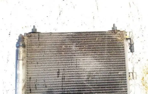 A/C cooling radiator (condenser)