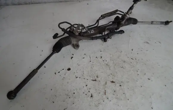 Toyota Avensis T250 Steering rack