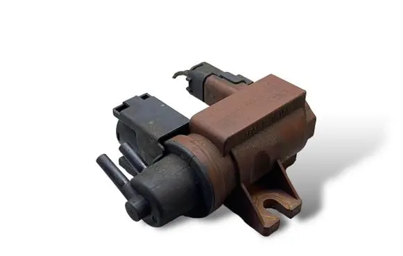 Ford Focus Turbo solenoid valve 6G9Q9E882CA