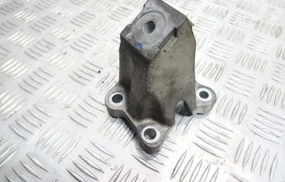 Audi A6 S6 C6 4F Engine mounting bracket 4F0199807