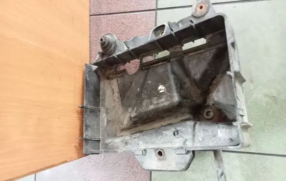 Seat Ibiza III (6L) Battery tray 6Q0915331D