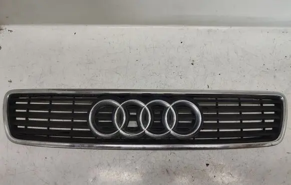 Audi A4 S4 B5 8D Front grill