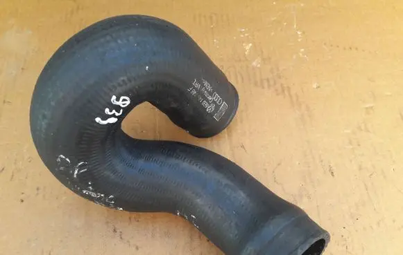 Intercooler hose/pipe