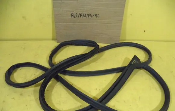 Suzuki SX4 S-Cross Rubber seal loading door 118KM