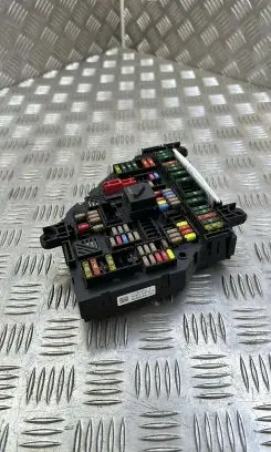 BMW 5 F10 F11 Fuse module 923442401