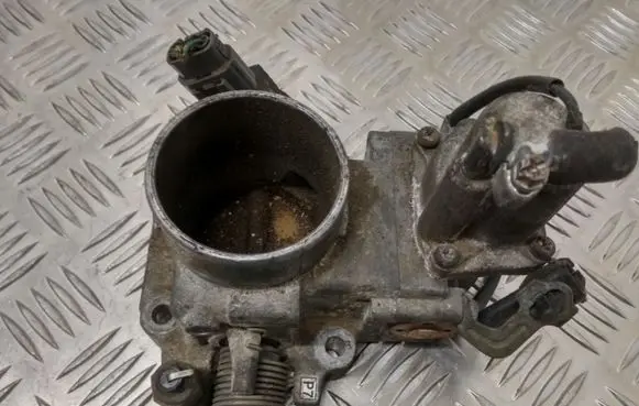 Mazda 626 Throttle valve