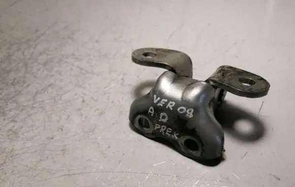 Toyota Corolla Verso AR10 Front door lower hinge 