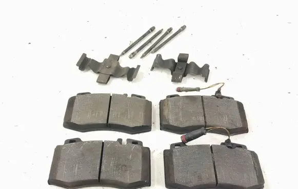 Mercedes-Benz E W211 Brake pads (front) 0044200520 A0044200520
