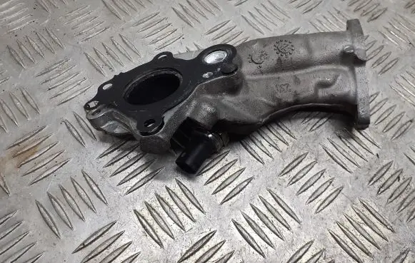 Infiniti Q70 Y51 EGR valve line/pipe/hose A6511402108