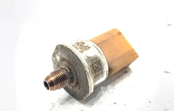 Skoda Fabia Mk3 (NJ) Fuel pressure sensor 04C906054B