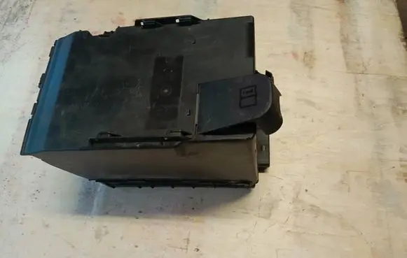 Citroen C4 II Battery box tray 9801801880 91635 31289C