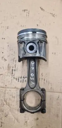 Volvo V50 Piston with connecting rod 085190