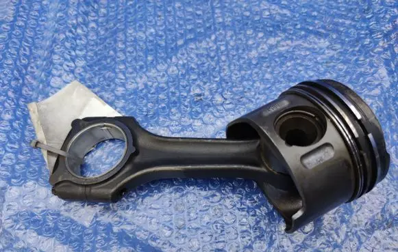 Mercedes-Benz E W211 Piston with connecting rod 899 8851