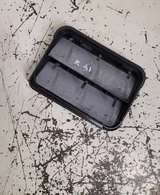 Citroen C4 SpaceTourer Quarter panel pressure vent 9869099480