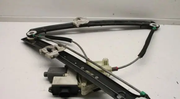 BMW X3 E83 Front door window regulator with motor 840311301