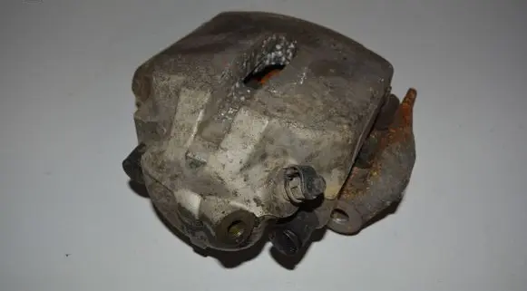 BMW 5 E39 Front brake caliper