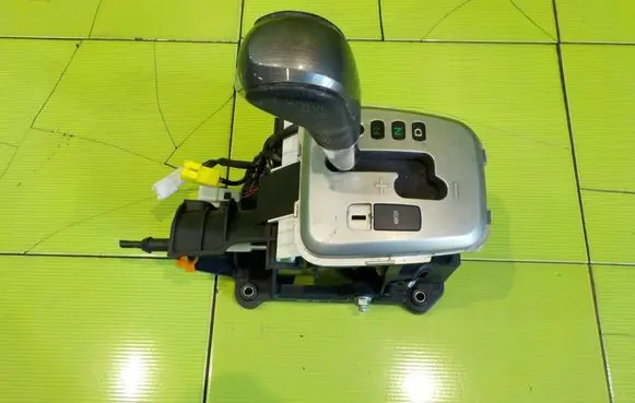 Chevrolet Captiva Gear selector/shifter in gearbox 