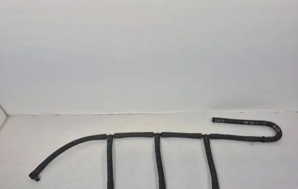 Volkswagen Caddy Fuel return line/hose 2136300 CRK2136300