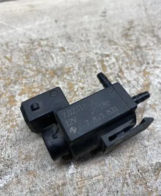 BMW 5 F10 F11 Turbo solenoid valve 70231800