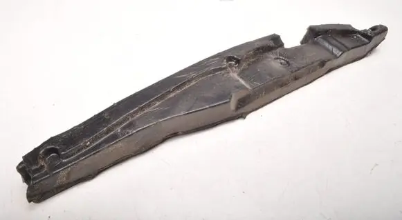 Maserati Ghibli Fender foam support/seal LEWY