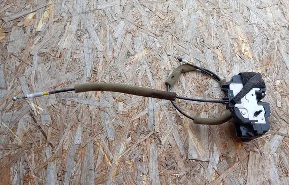 Renault Koleos I Rear door lock 4107H