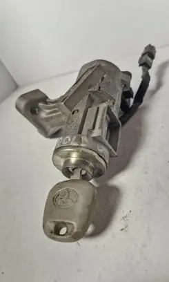Toyota Corolla E120 E130 Ignition lock 45020024