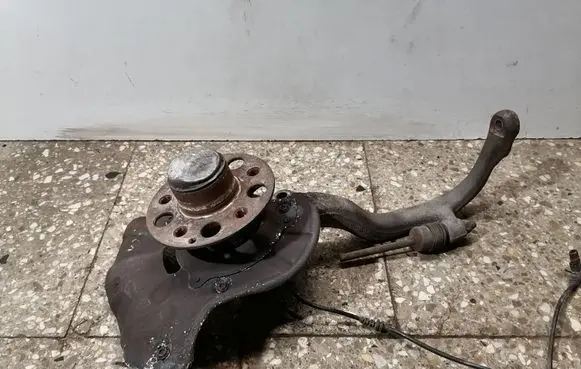 Mercedes-Benz S W221 Front wheel hub
