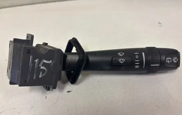 Volvo XC70 Wiper control stalk 30768101 05W31D