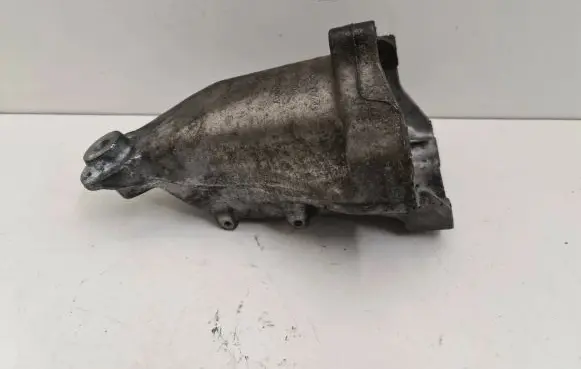 Mercedes-Benz E W212 Engine mounting bracket A6512233504