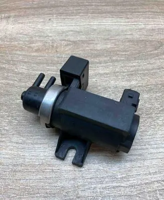 BMW 1 E81 E87 Turbo solenoid valve 2247906 72279600