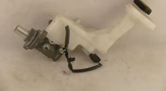 Nissan X-Trail T32 Master brake cylinder 789380 D60104BA1A