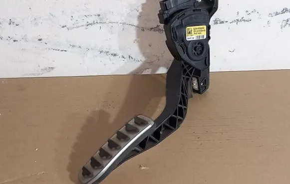 Land Rover Evoque I Accelerator throttle pedal BJ3M9F836FB