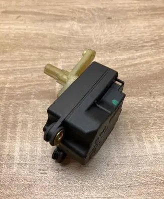 Volvo XC90 Air flap motor/actuator 74932GMR