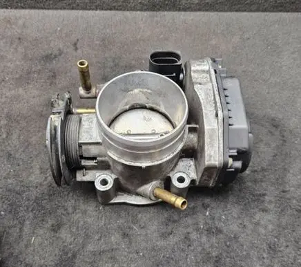 Audi A3 S3 8L Throttle valve 06A133064J