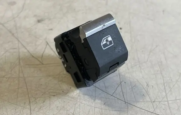 Audi Q7 4M Electric window control switch 