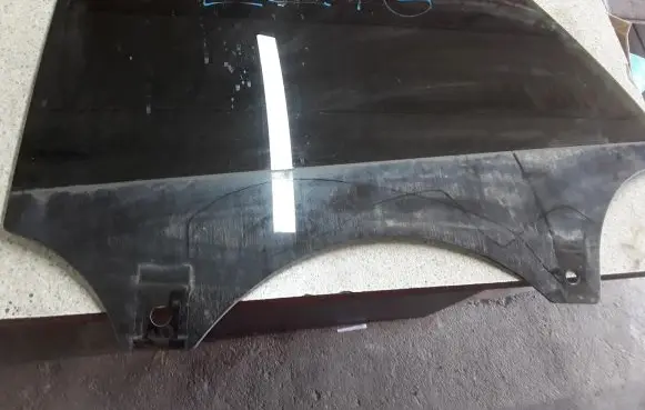 Audi Q8 Rear door window glass 4M8845205A