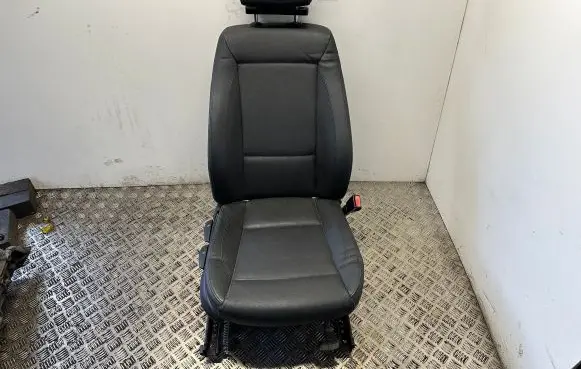 BMW 1 E81 E87 Front passenger seat 7118408 52107118408 52107139592