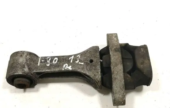 Hyundai i30 Engine mount bracket 21950A5100