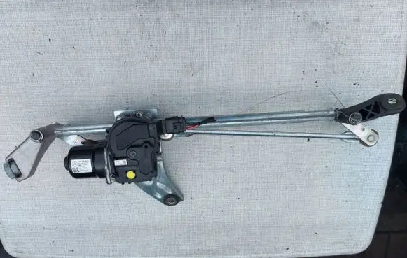 Mercedes-Benz CL C215 Front wiper linkage and motor A1778204901