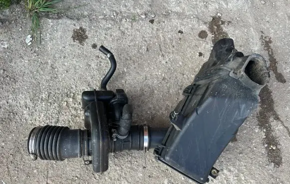 Nissan Murano Z50 Air filter box