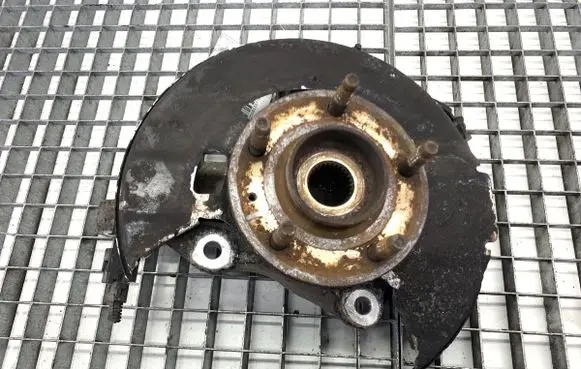 Opel Zafira C Front wheel hub spindle knuckle 