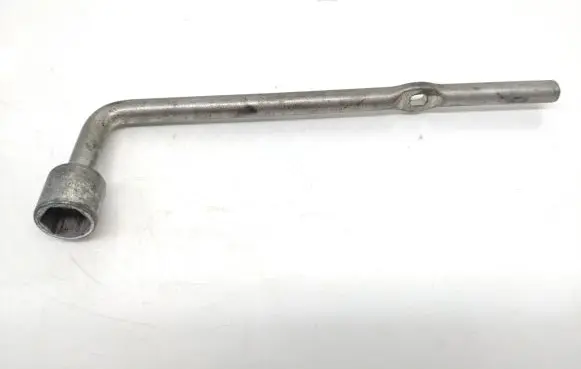 KIA Soul Wheel nut wrench 
