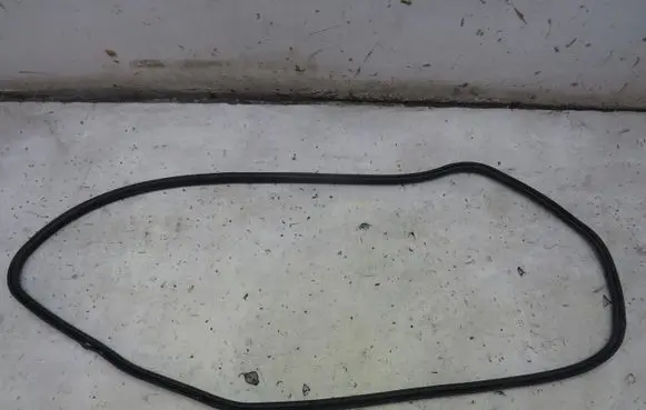 BMW 6 F12 F13 Trunk rubber seal (body) GMAUTO4574097