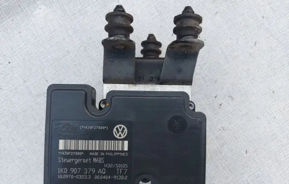 Volkswagen Golf VI ABS Pump 1K0907379AQ