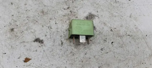 BMW 5 E39 Other relay 61368373700