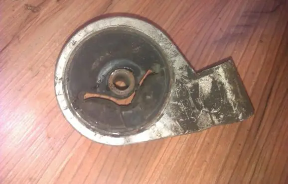 Mitsubishi Carisma Engine mount bracket 4618052