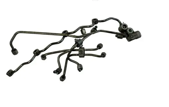 Toyota RAV 4 (XA40) Fuel injector supply line/pipe 