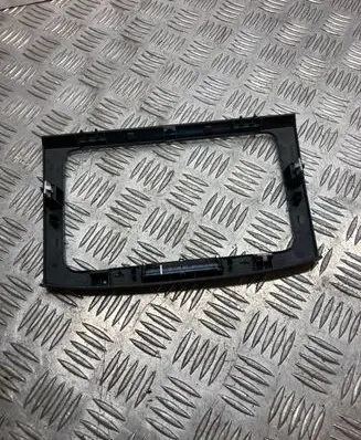 Radio/GPS head unit trim